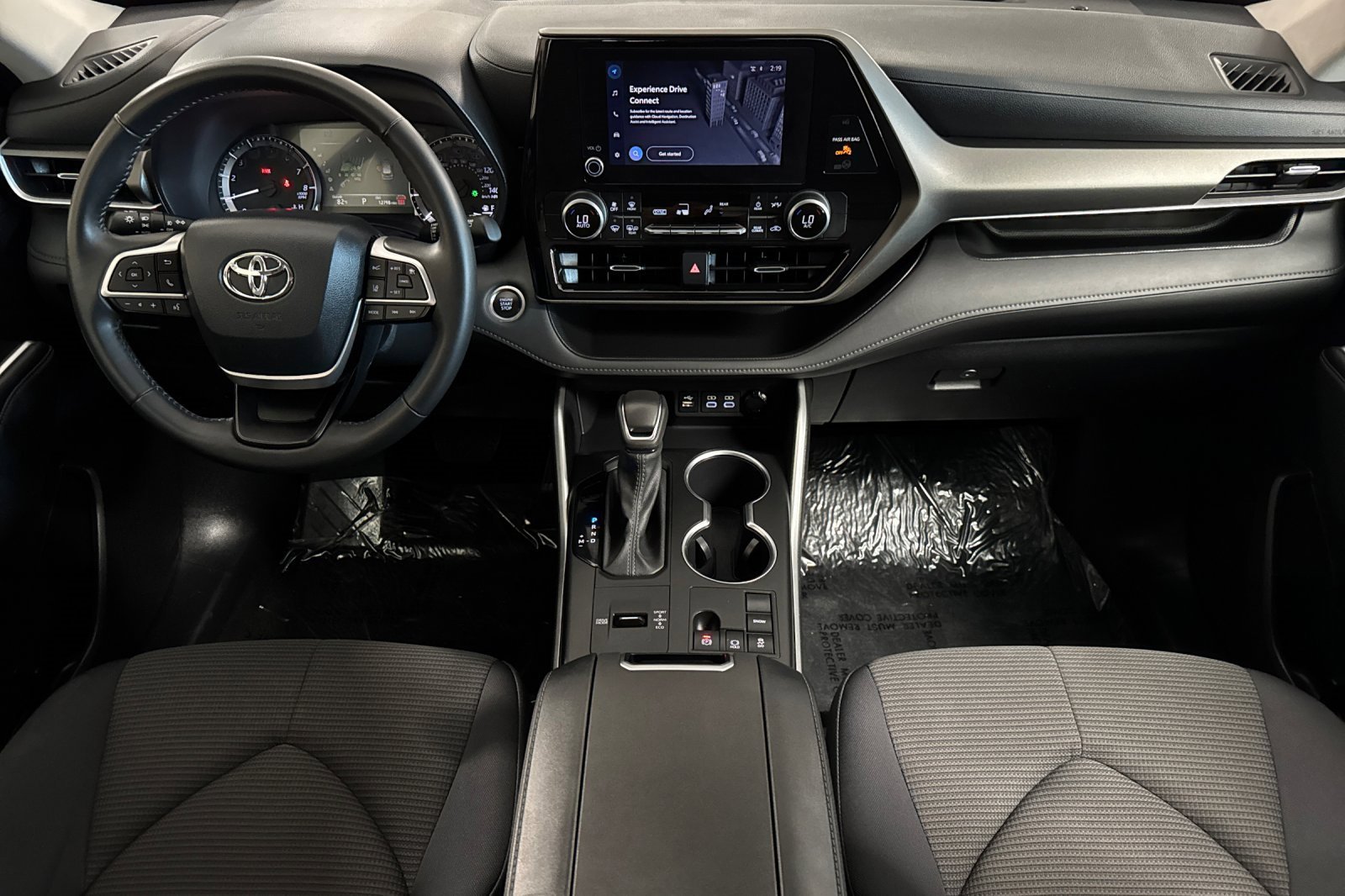 Used 2024 Toyota Highlander LE image 13