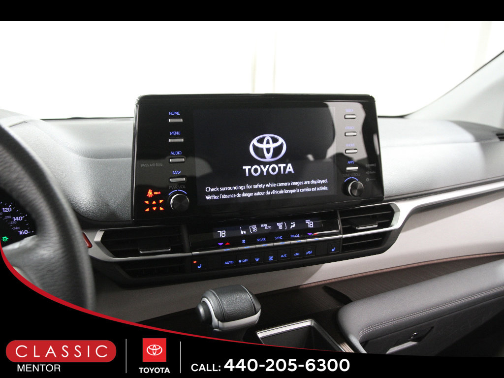 Certified 2024 Toyota Sienna XLE FWD image 9