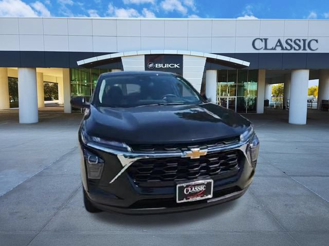 Used 2026 Chevrolet Trax LS FWD image 3