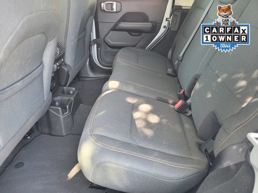 Used 2024 Jeep Wrangler Unlimited Sahara AWD/4WD image 10