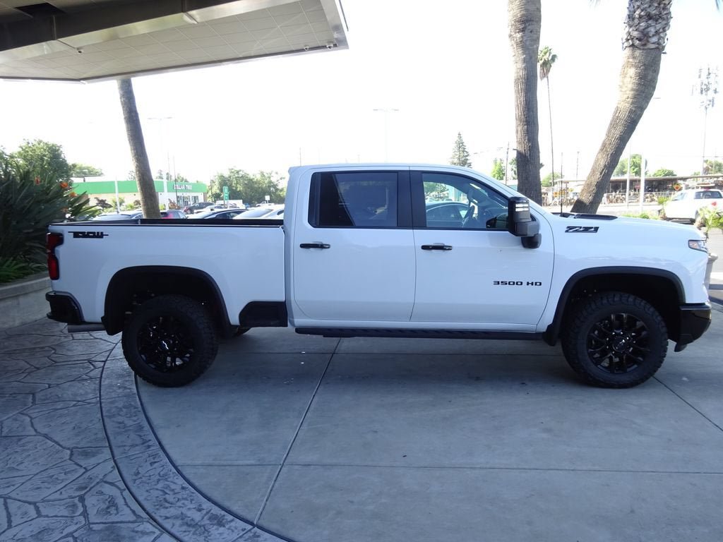 New 2026 Chevrolet Silverado 3500 LT w/ Trail Boss Package AWD/4WD image 9