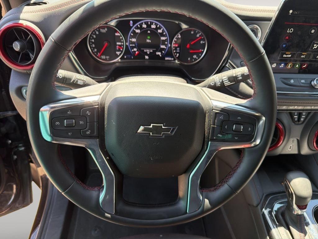Used 2025 Chevrolet Blazer RS AWD/4WD image 19