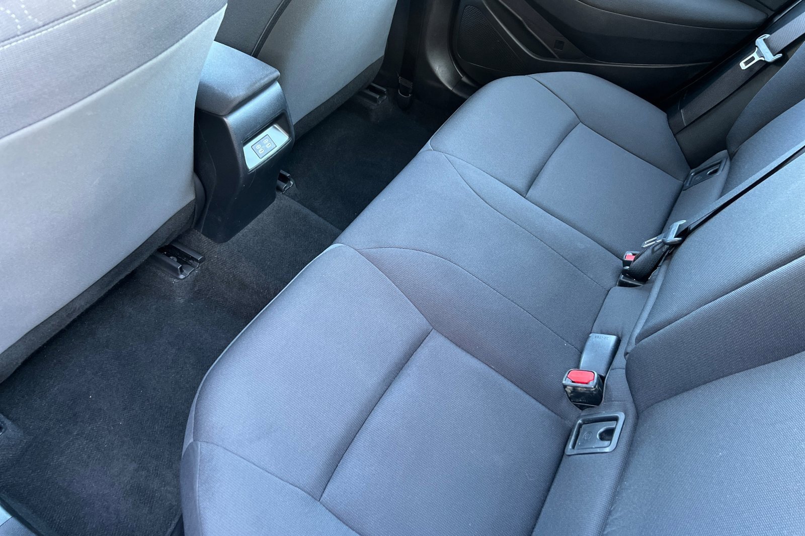 Used 2024 Toyota Corolla LE image 16