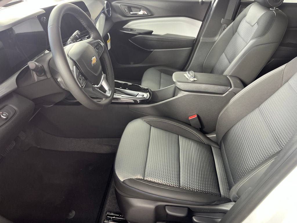 New 2026 Chevrolet Trax LT w/ LT Convenience Package FWD image 18