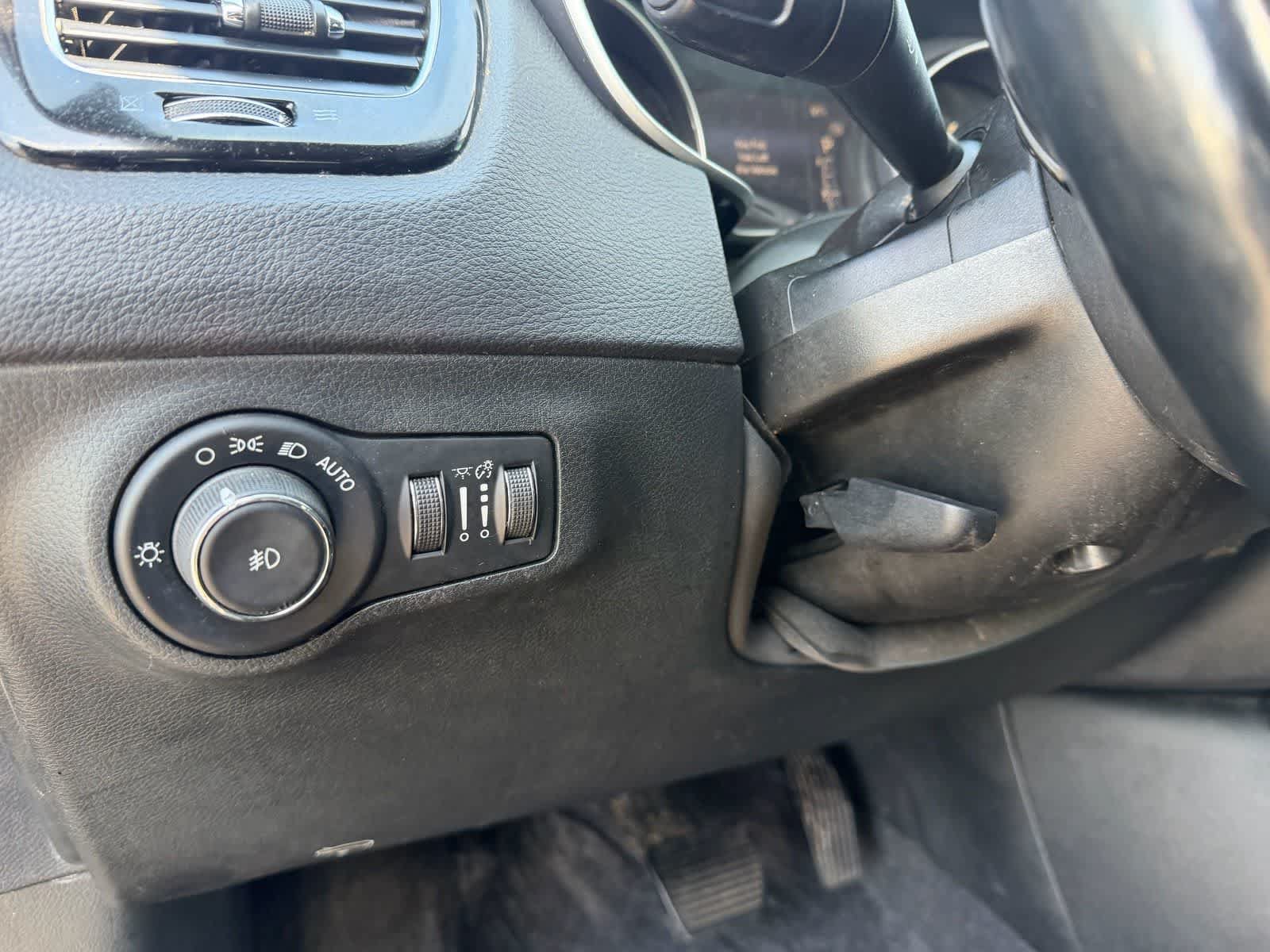 Used 2018 Jeep Compass Limited w/ Navigation Group FWD image 21