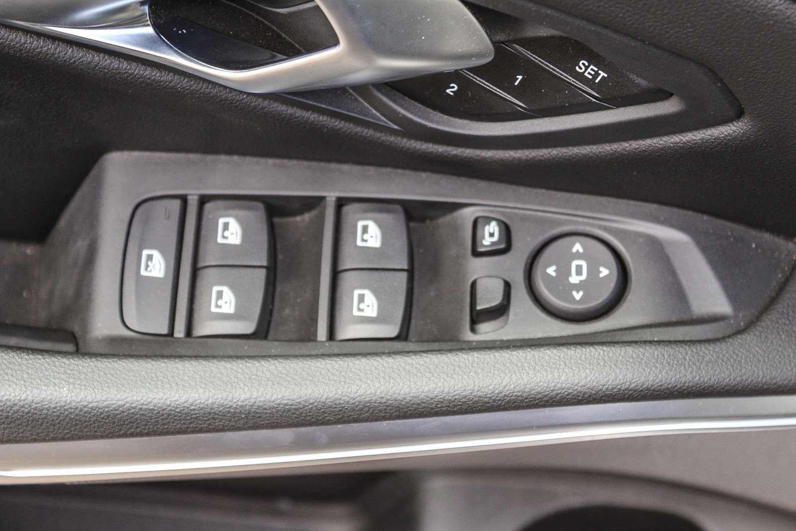 Certified 2025 BMW 330i Sedan image 20