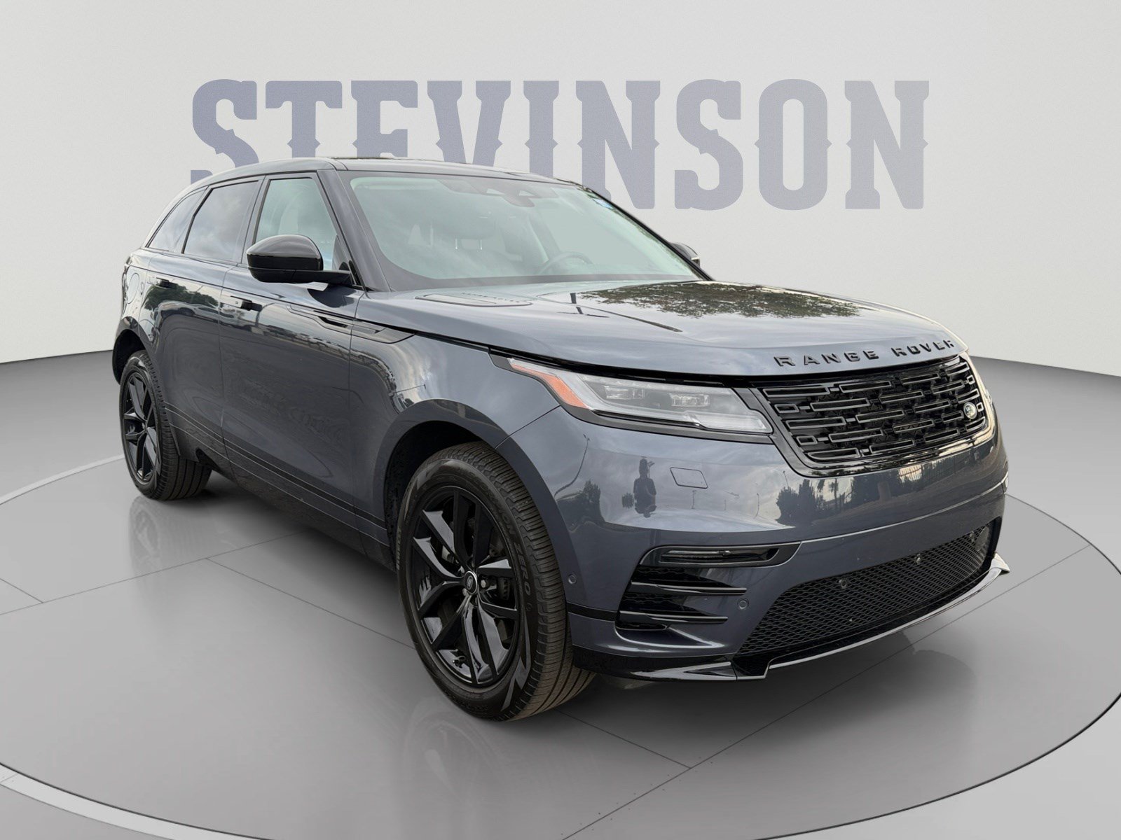 Used 2025 Land Rover Range Rover Velar Dynamic SE AWD/4WD image 7