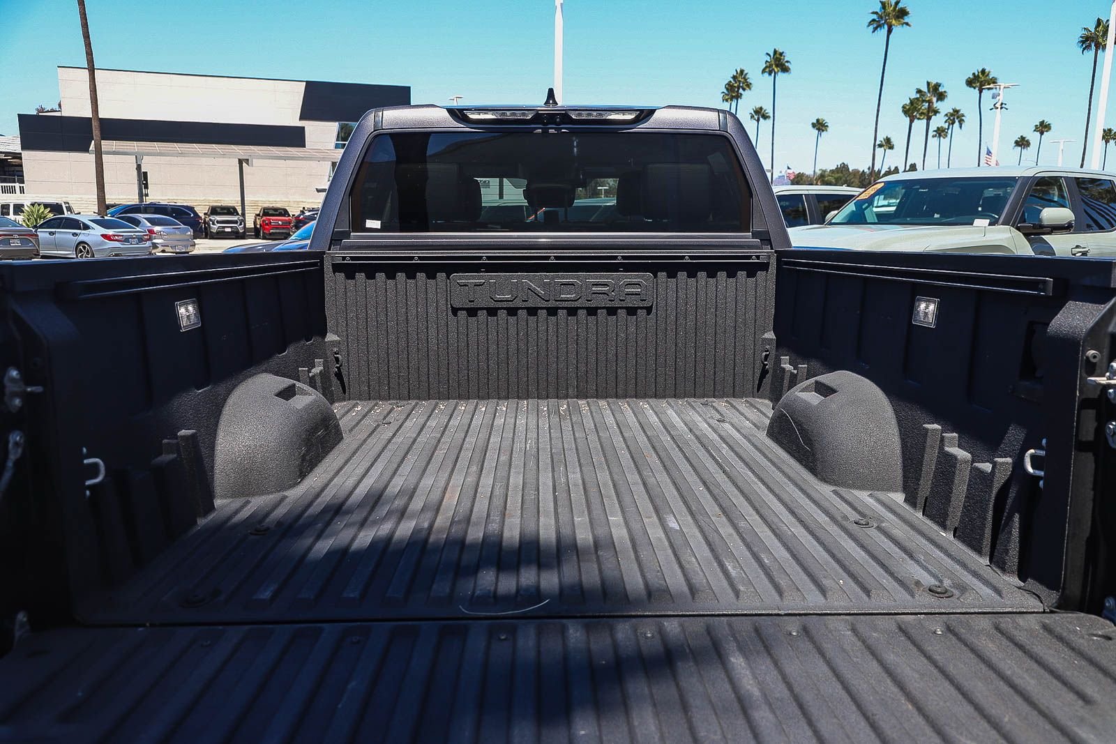 Used 2022 Toyota Tundra SR5 w/ SR5 Premium Package RWD image 24
