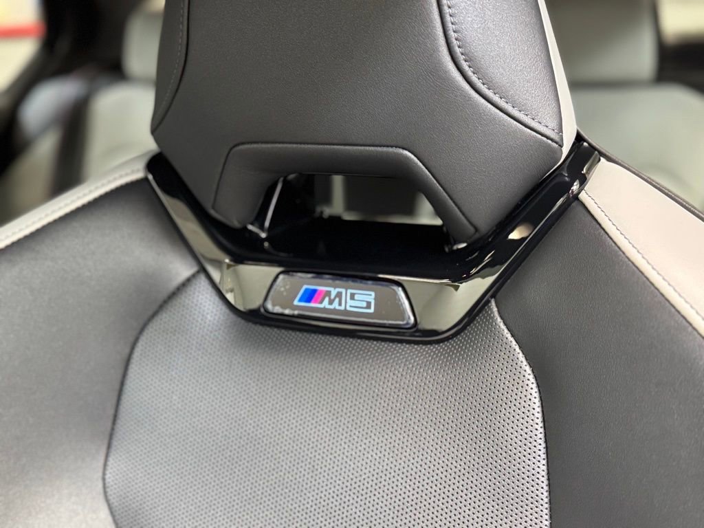 Used 2025 BMW M5 w/ Carbon Package image 16