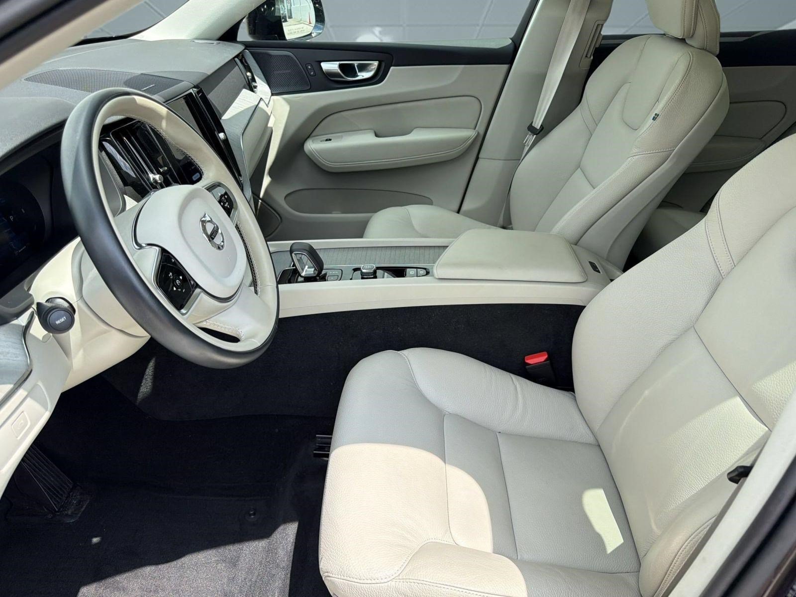 Used 2024 Volvo XC60 B5 Plus w/ Protection Package Premier AWD/4WD image 5