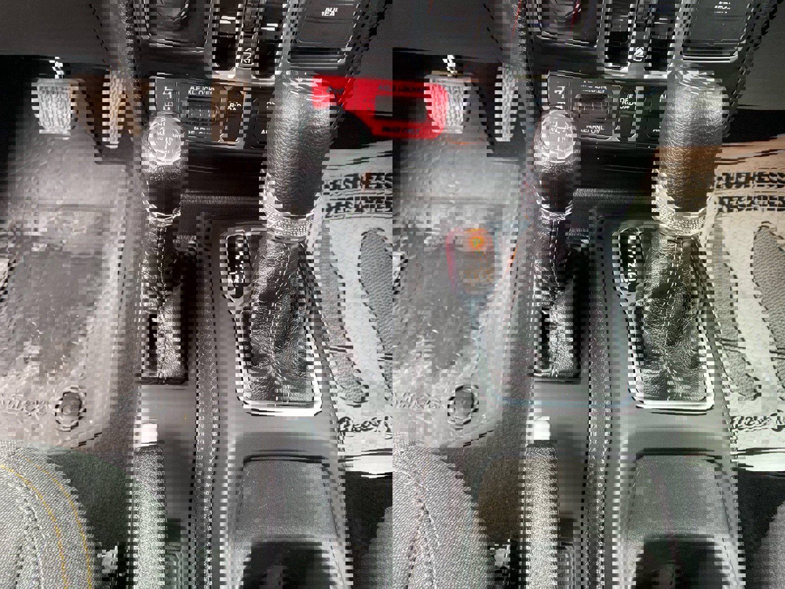 Used 2025 Jeep Wrangler Willys image 12