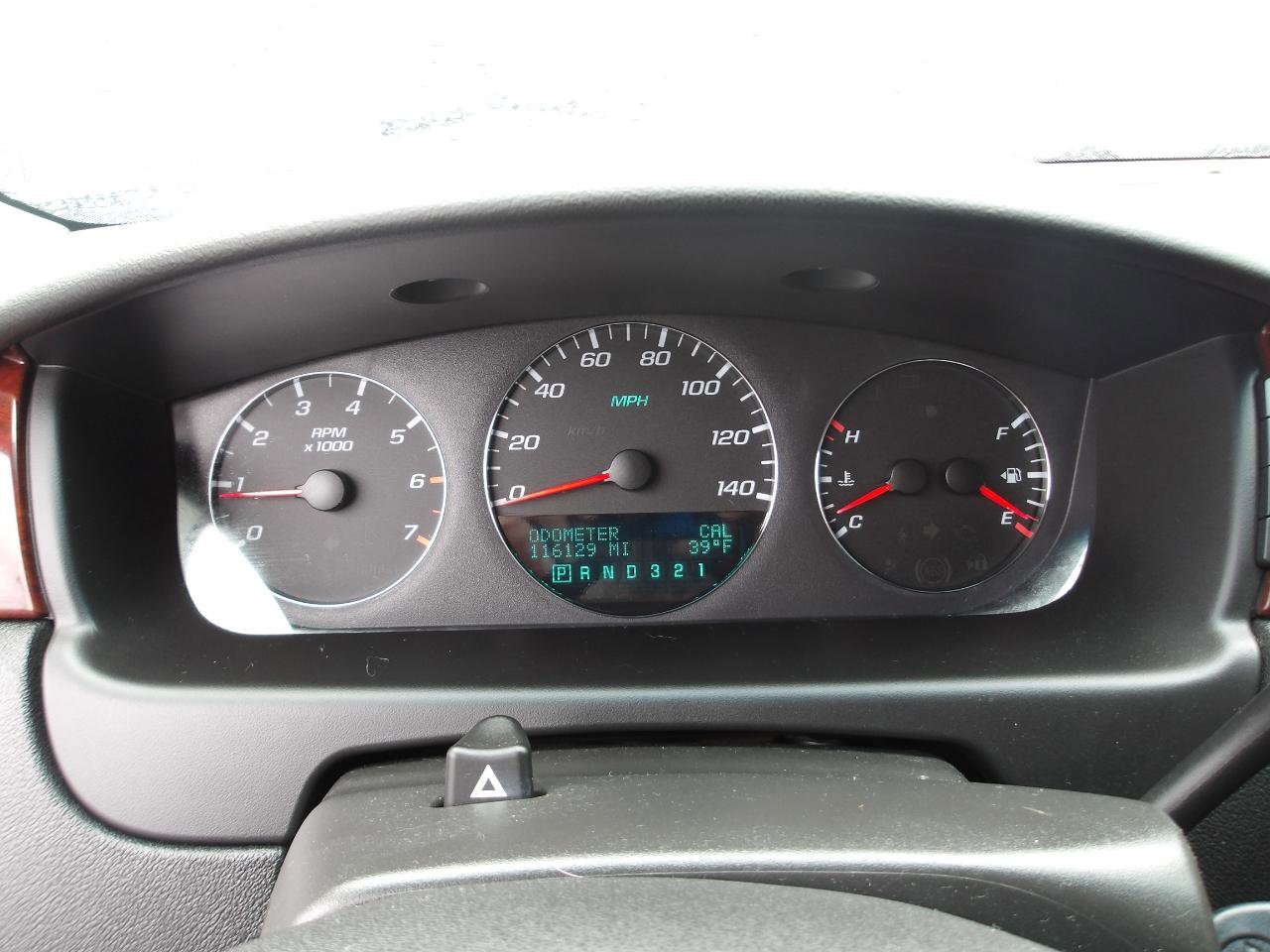Used 2006 Chevrolet Impala LT w/ Preferred Equipment Group FWD image 16