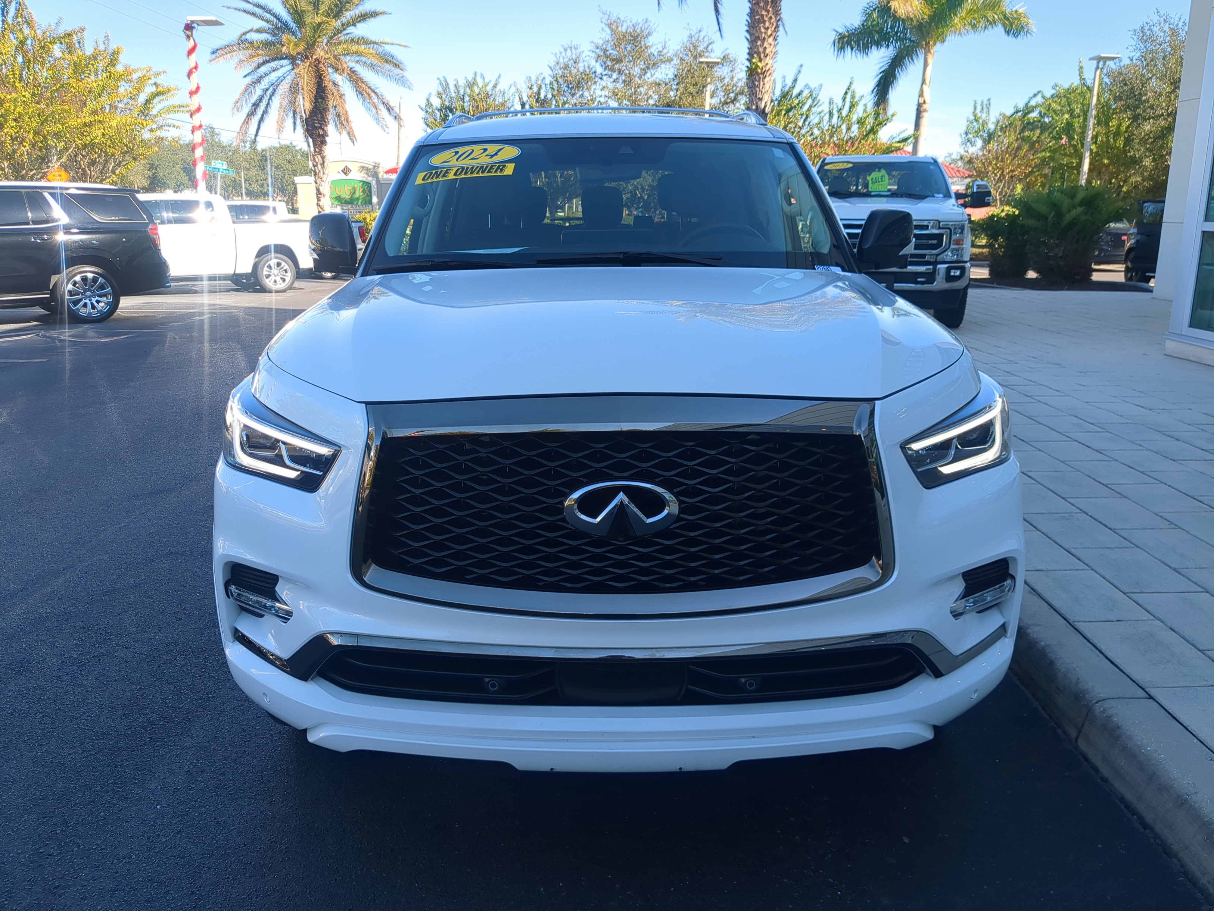 Certified 2024 INFINITI QX80 Premium Select w/ Cargo Package image 2