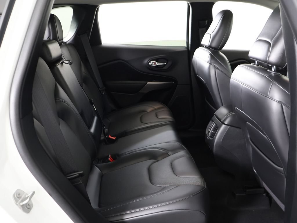 Used 2019 Jeep Cherokee Limited AWD/4WD image 36
