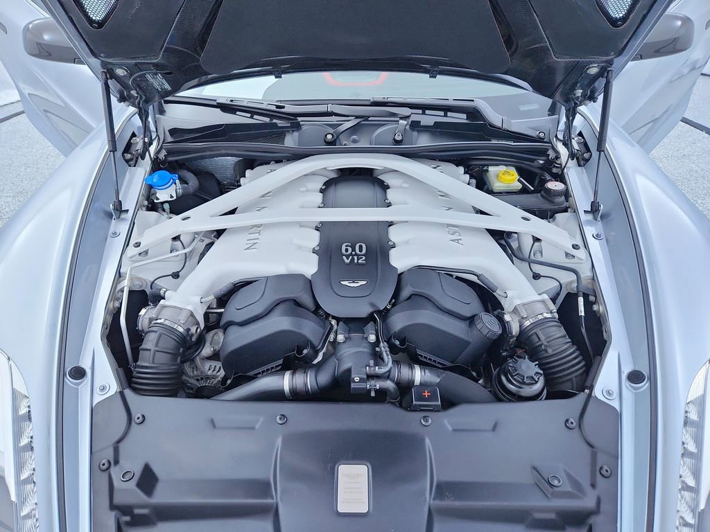 Used 2014 Aston Martin Vanquish Coupe image 15