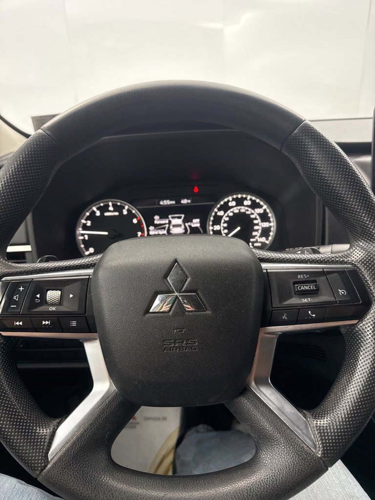 Used 2022 Mitsubishi Outlander ES image 17