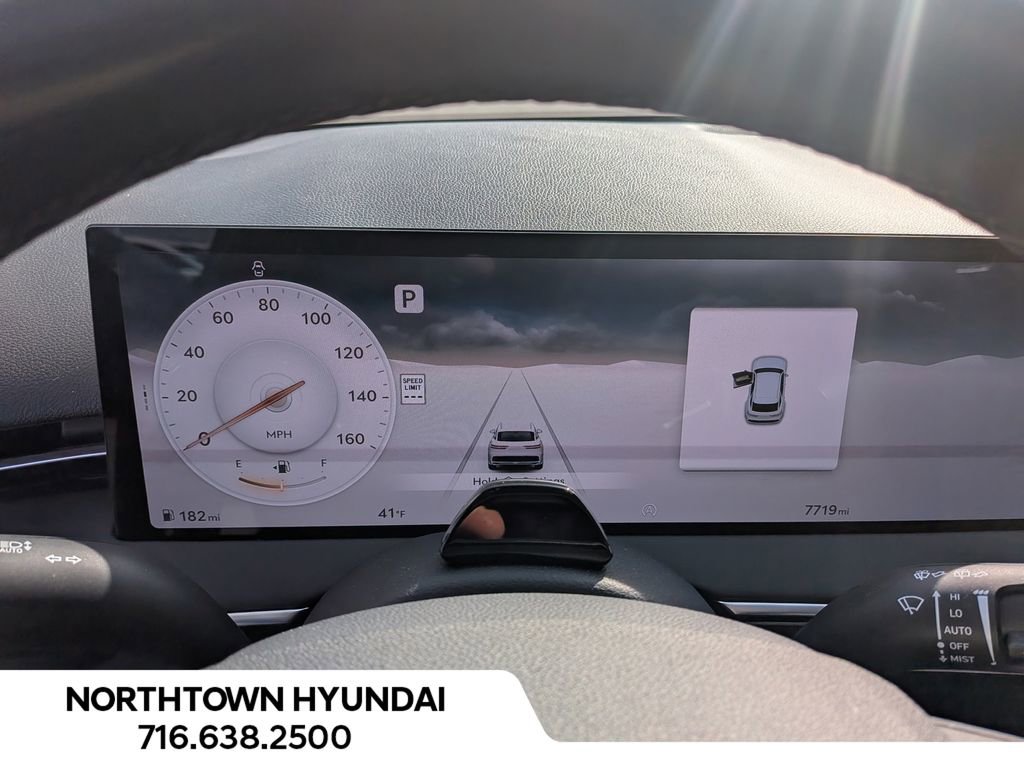 Used 2026 Genesis GV70 2.5T Select image 8