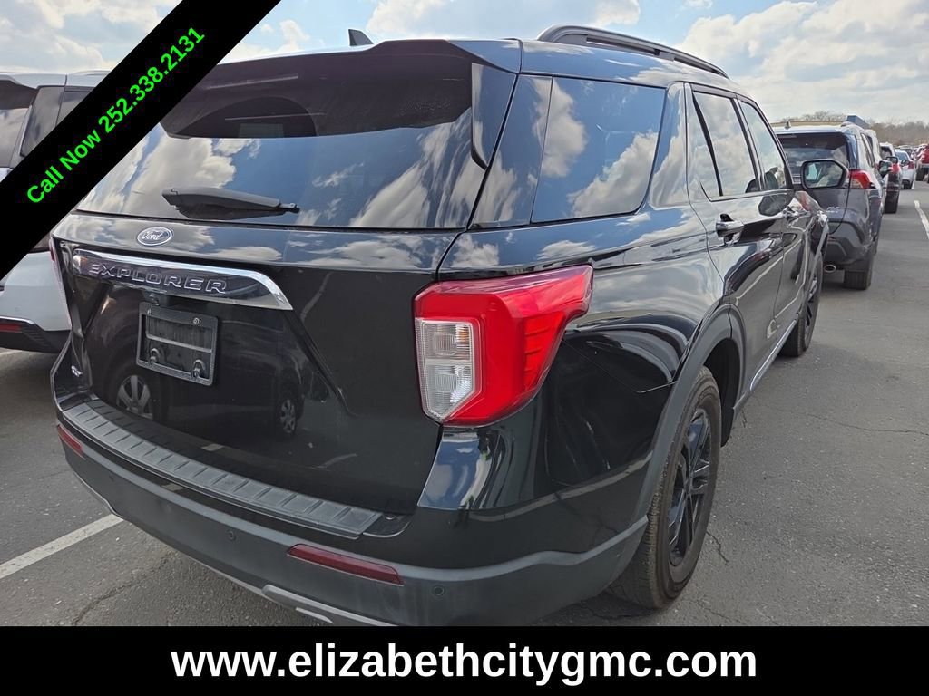 Used 2022 Ford Explorer XLT w/ Equipment Group 202A image 2