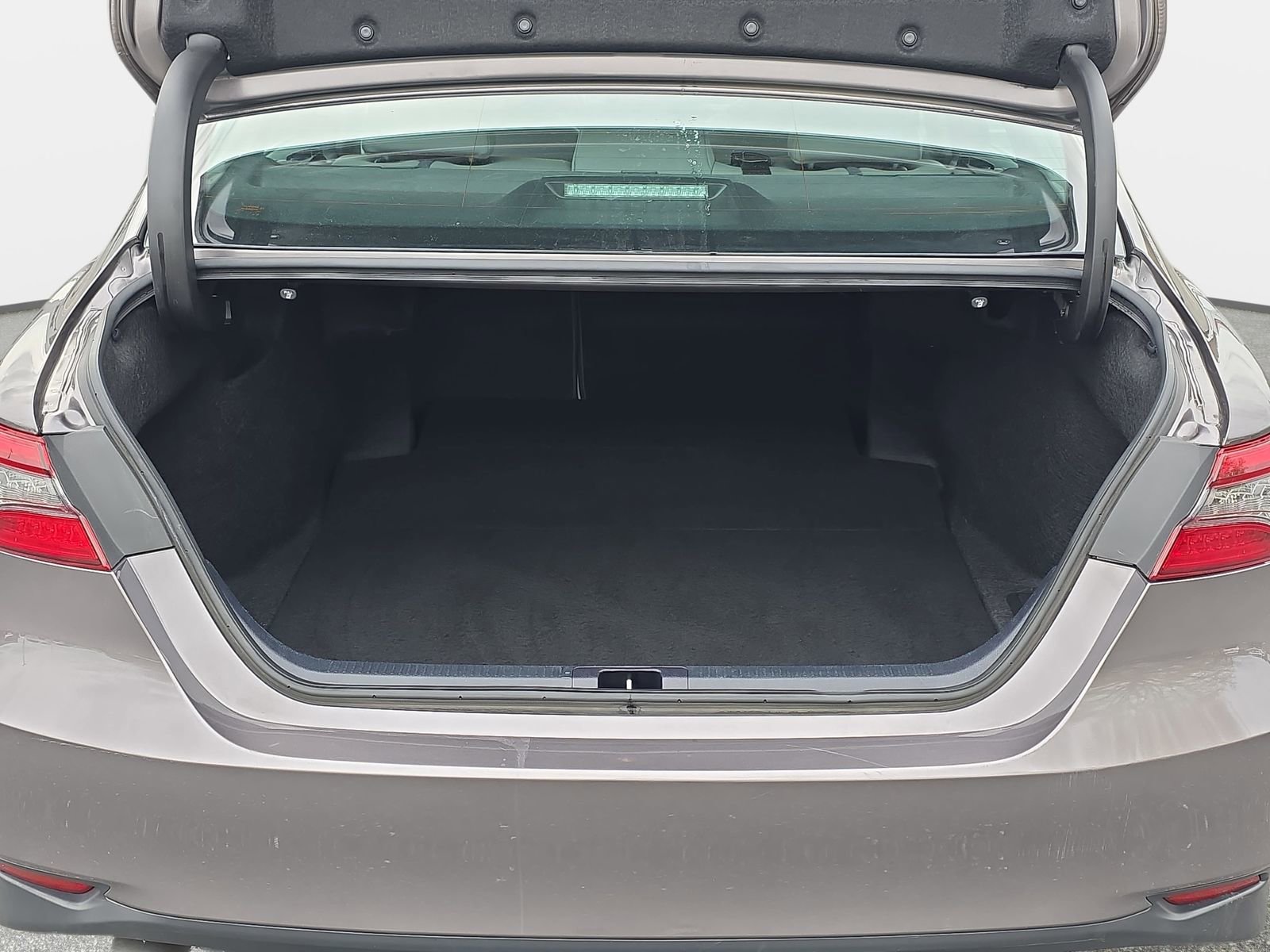 Used 2024 Toyota Camry XLE image 12