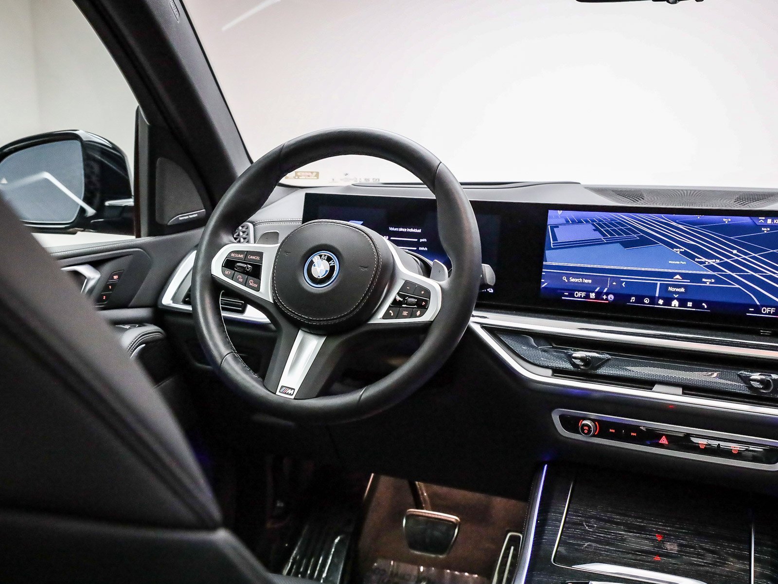 Used 2026 BMW X5 xDrive50e w/ M Sport Package image 16