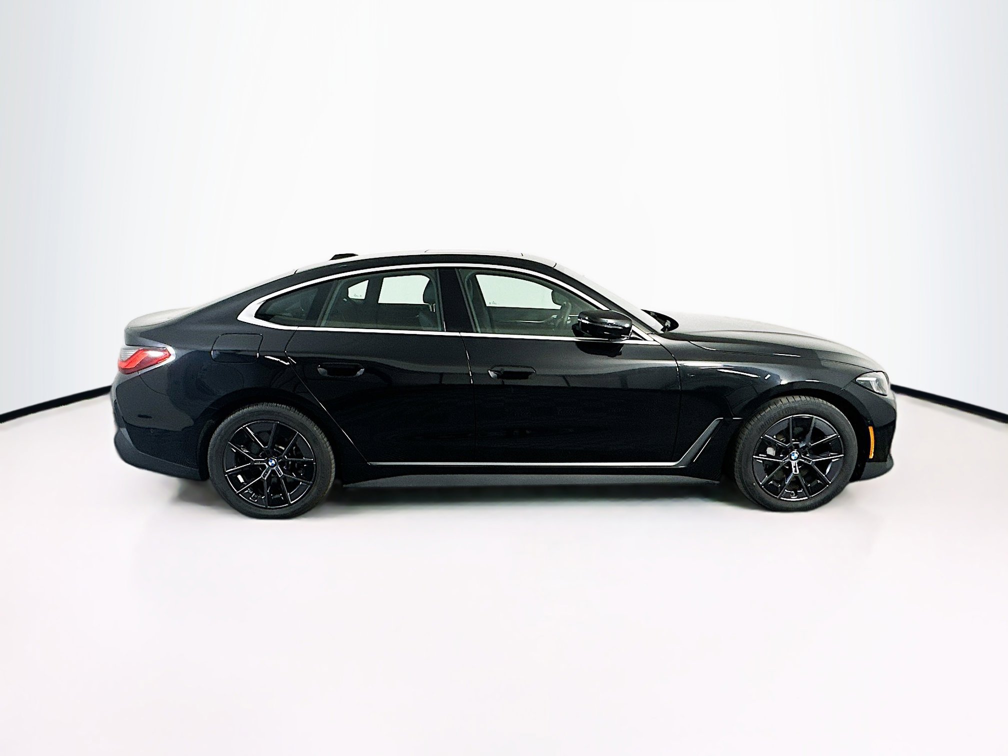 Used 2025 BMW i4 eDrive40 image 10