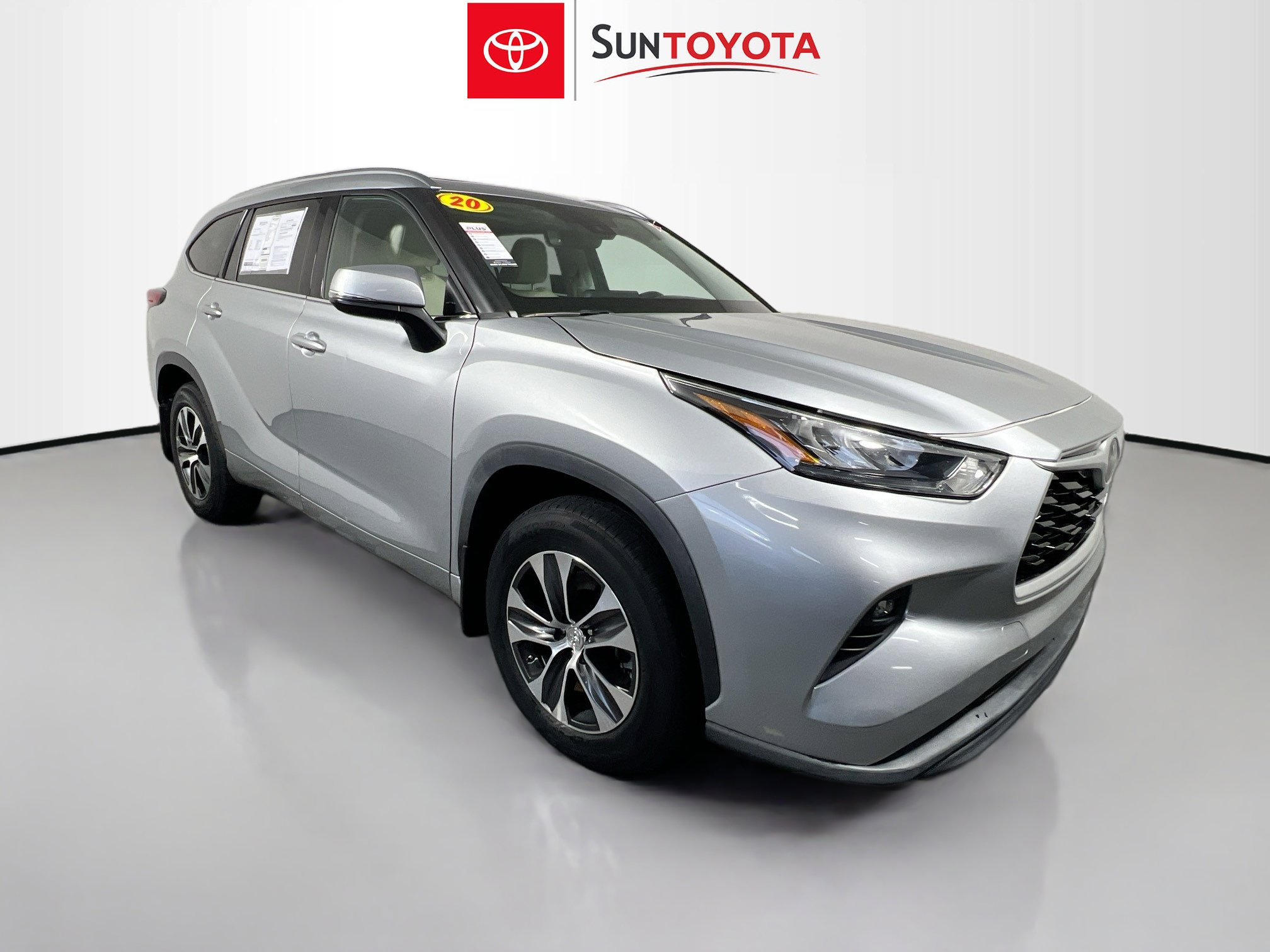 Used 2020 Toyota Highlander XLE image 1