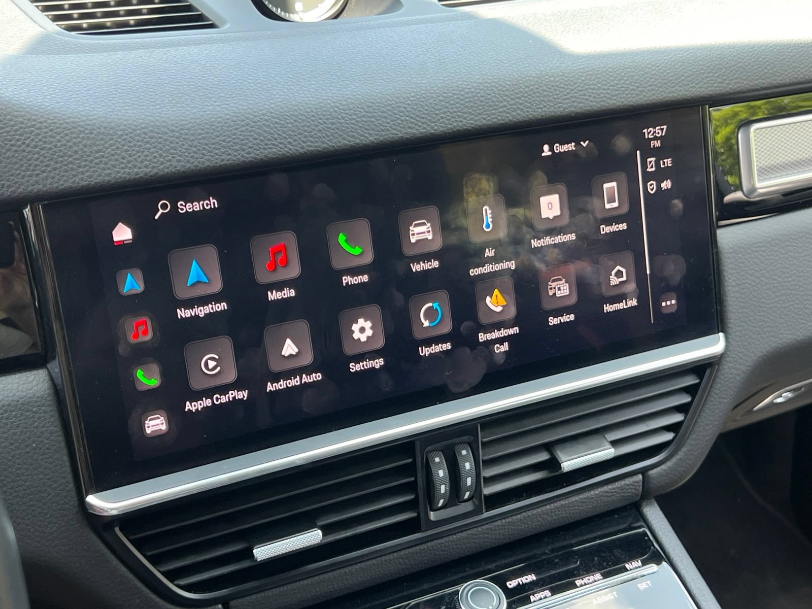 Certified 2022 Porsche Cayenne Platinum Edition AWD/4WD image 30