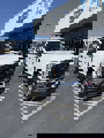 New 2026 Ford F250 XL image 3