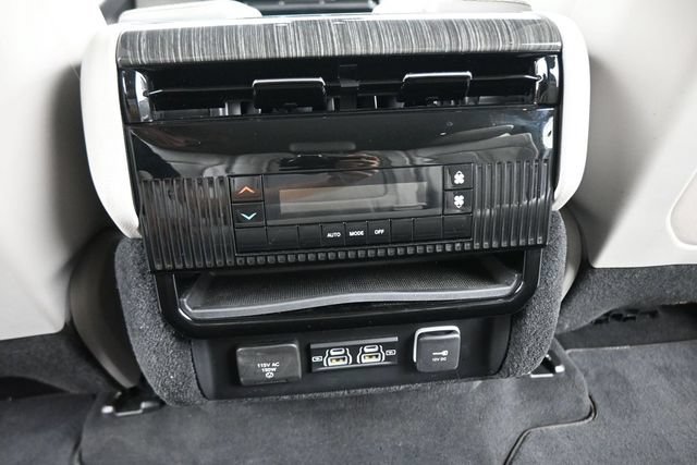 Used 2022 Jeep Wagoneer Series II AWD/4WD image 27