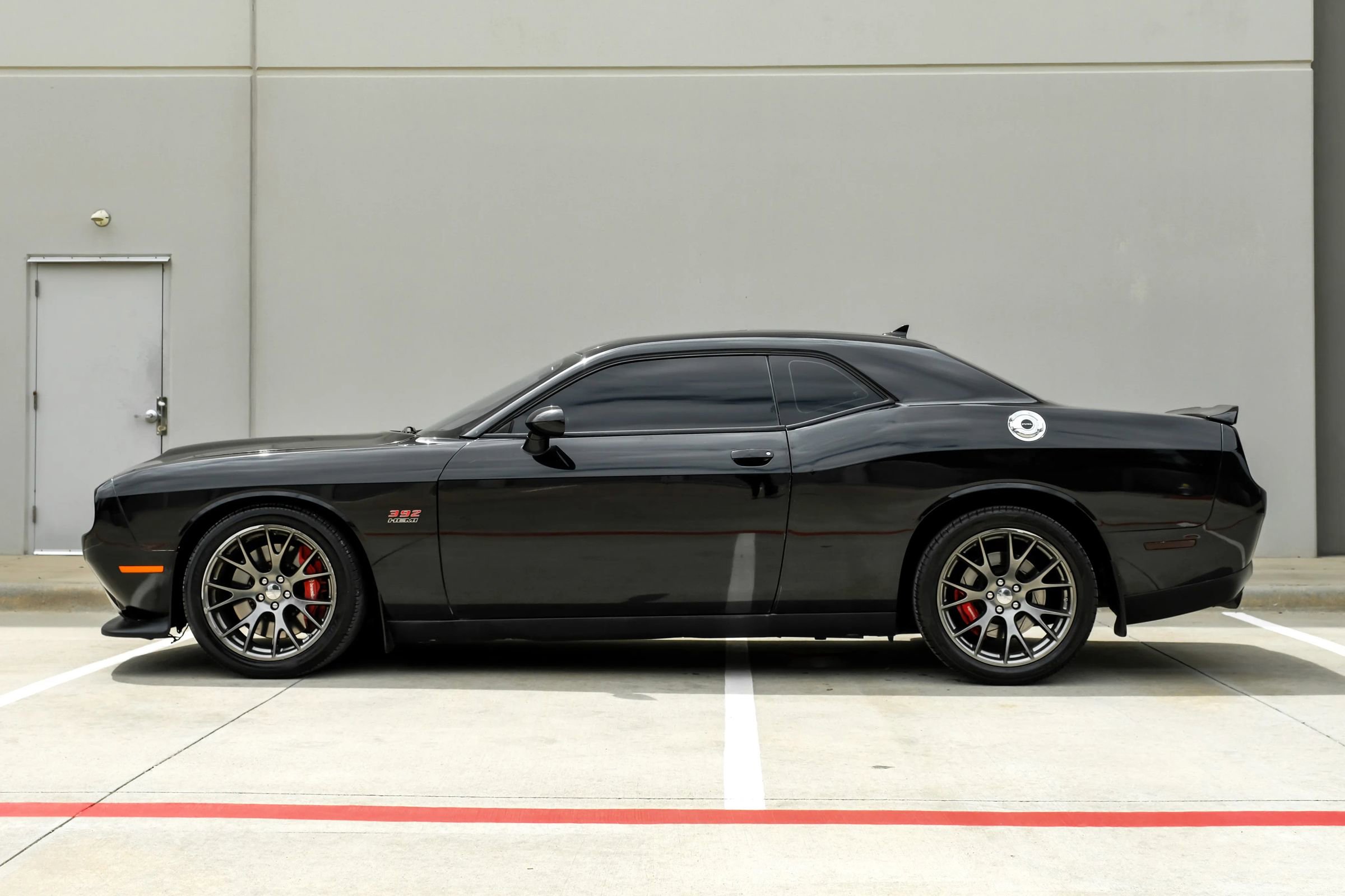 Used 2015 Dodge Challenger SRT w/ Technology Group RWD image 17