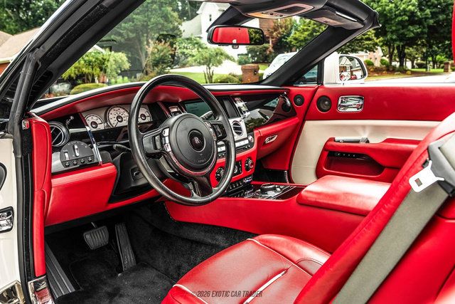 Used 2016 Rolls-Royce Dawn RWD image 89