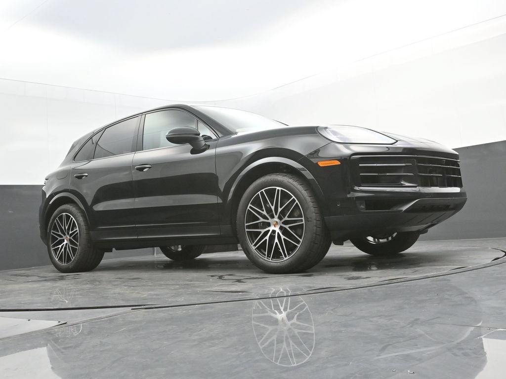 Certified 2026 Porsche Cayenne AWD/4WD image 40