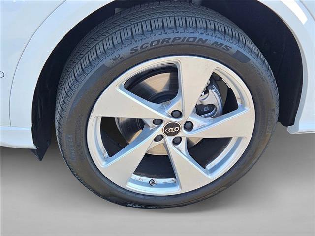 Used 2025 Audi Q5 Premium Plus w/ Premium Plus AWD/4WD image 24
