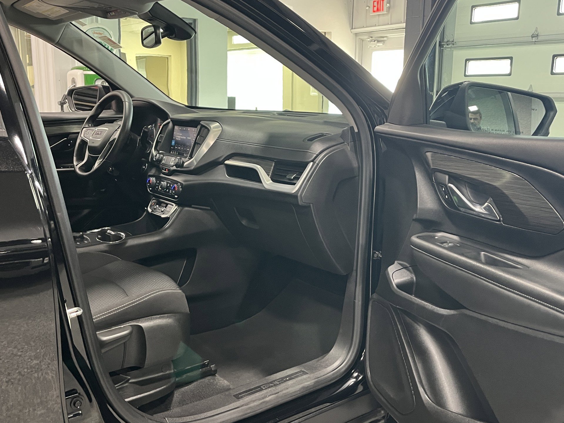 Certified 2023 GMC Terrain SLE w/ Driver Convenience Package image 8