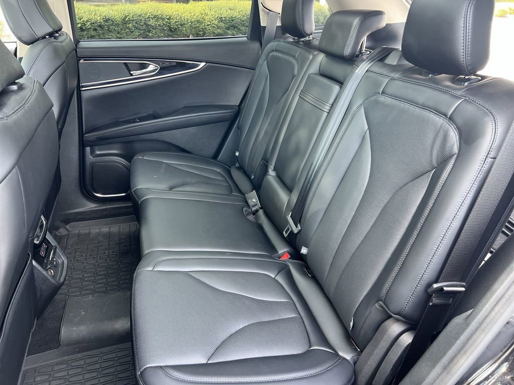 Used 2022 Lincoln Nautilus Reserve image 25