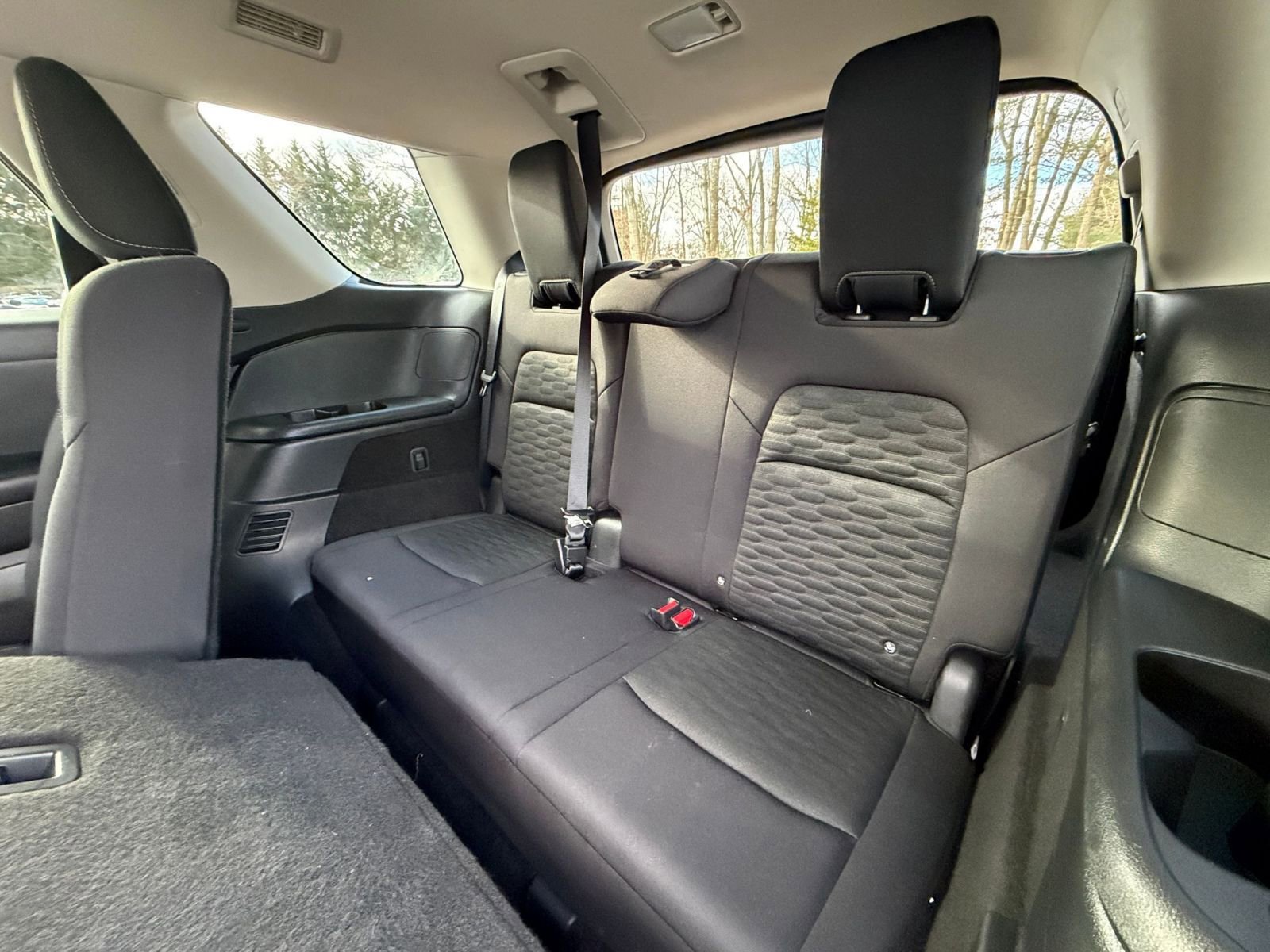 Used 2025 Nissan Pathfinder SV image 29