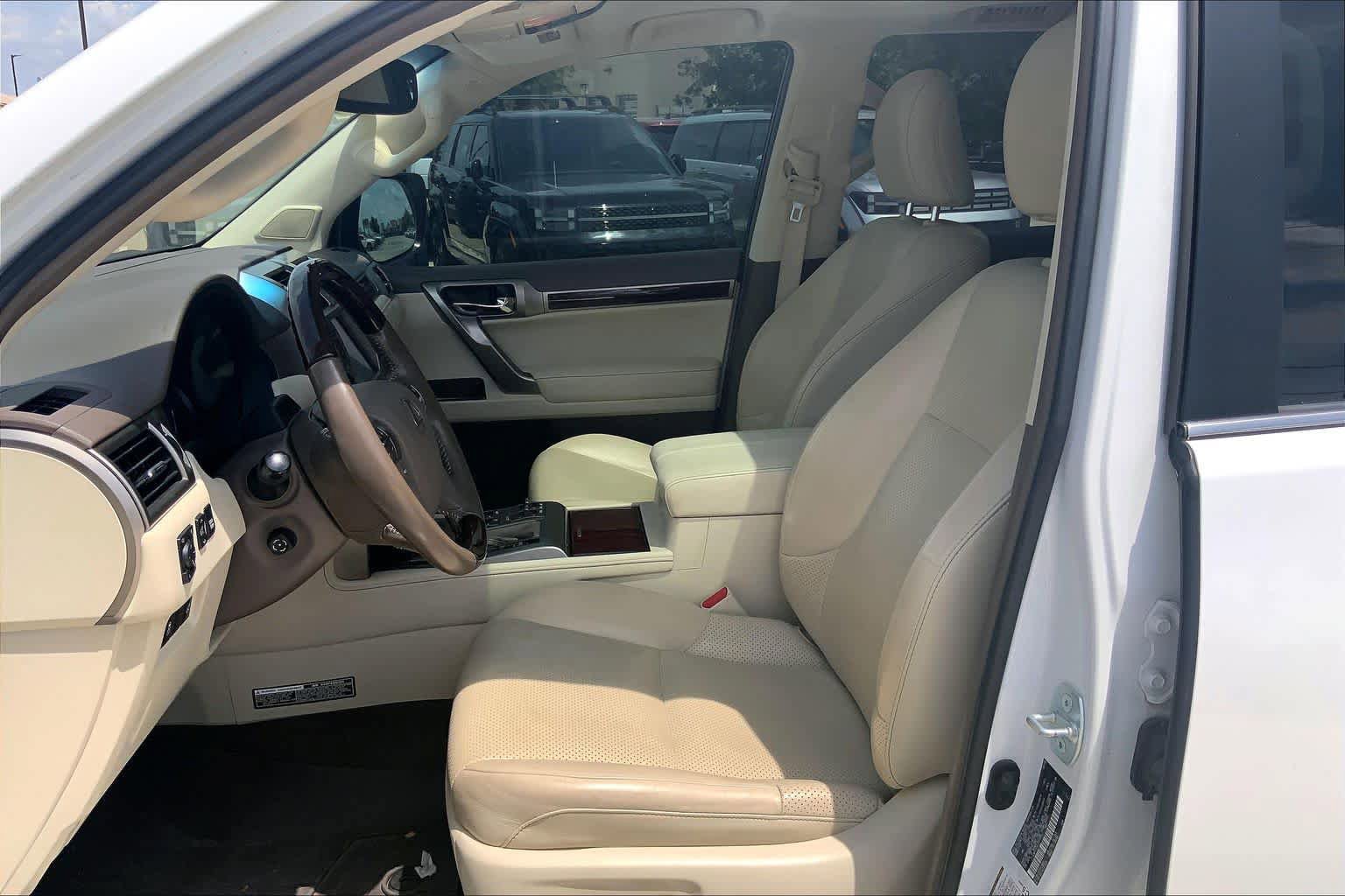 Used 2019 Lexus GX 460 Luxury AWD/4WD image 8