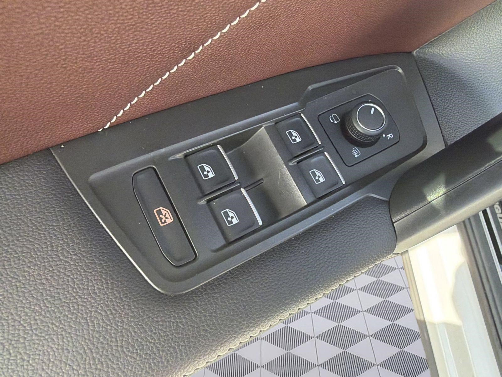 Used 2024 Volkswagen Tiguan SEL R-Line AWD/4WD image 15