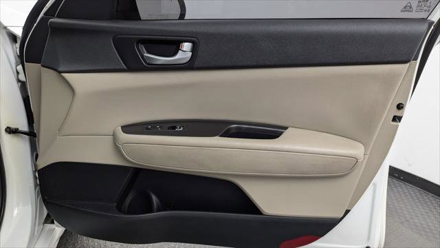 Used 2018 Kia Optima LX image 22