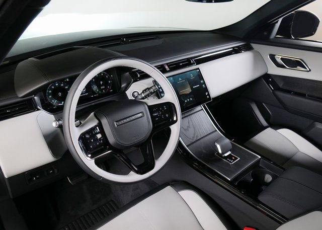 New 2026 Land Rover Range Rover Velar Dynamic SE image 17