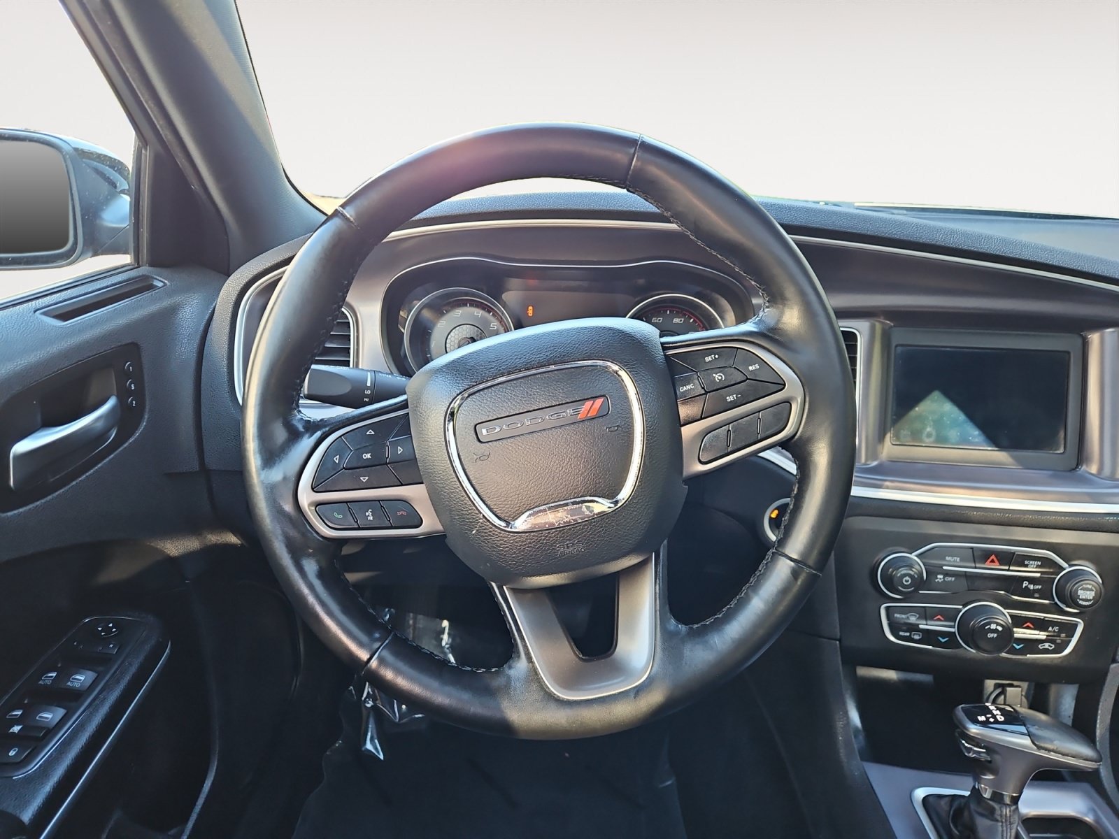 Used 2020 Dodge Charger SXT w/ Leather Interior Group RWD image 12