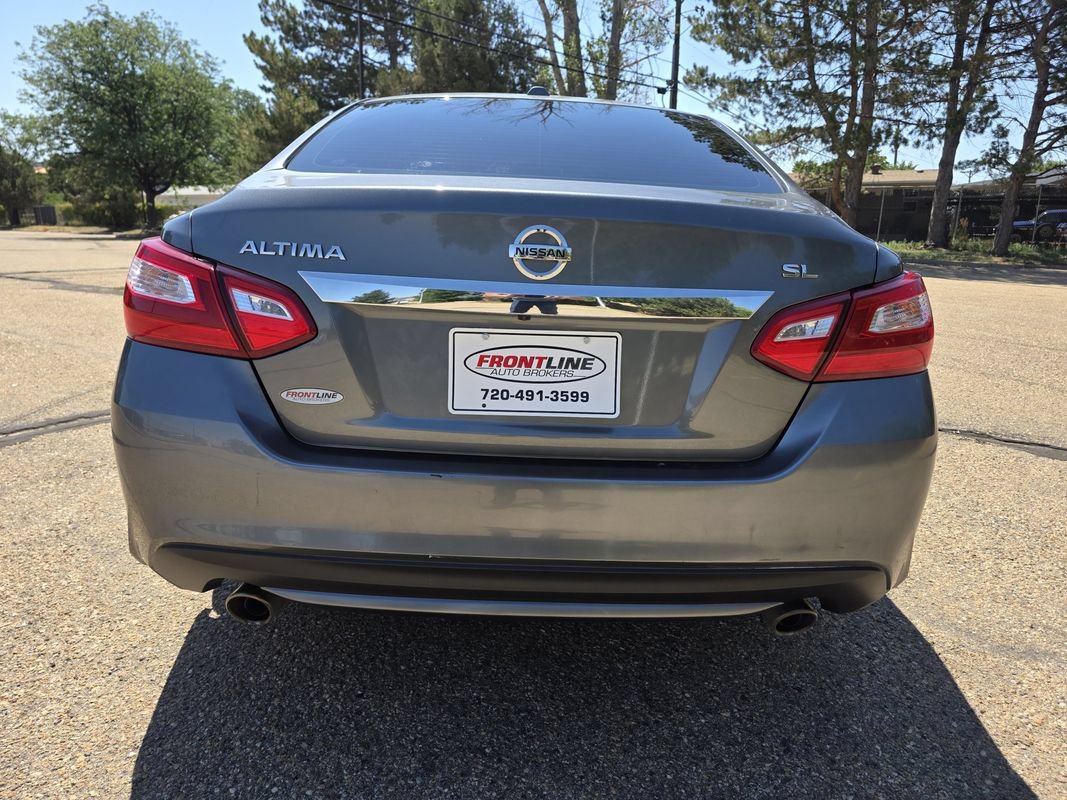 Used 2017 Nissan Altima 2.5 SL w/ Moonroof Package FWD image 5