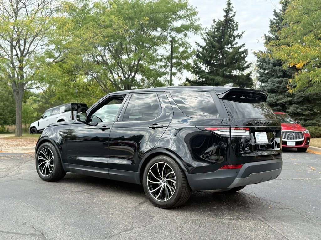 Used 2017 Land Rover Discovery SE image 14