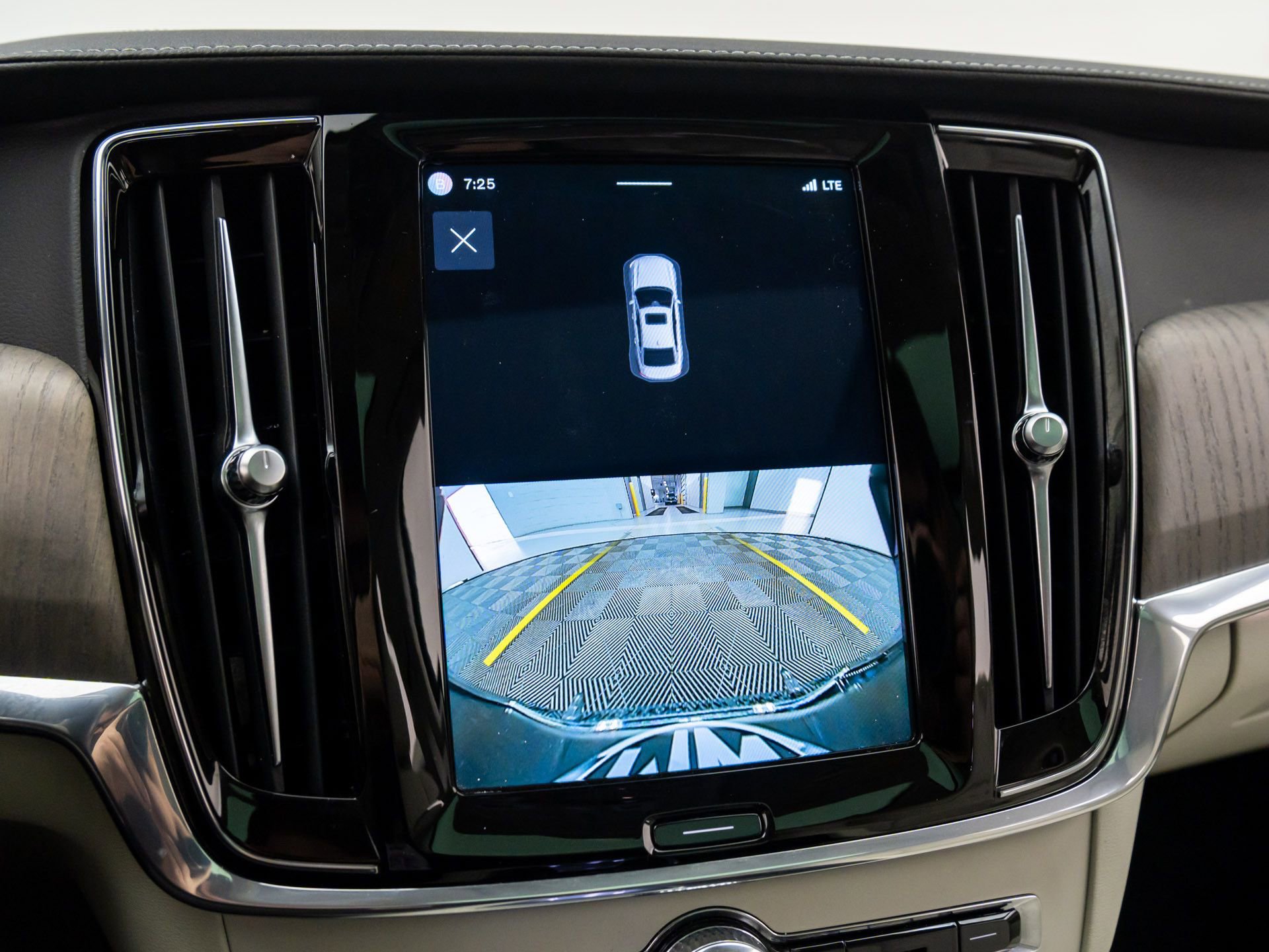 Used 2023 Volvo S90 B6 Ultimate image 25