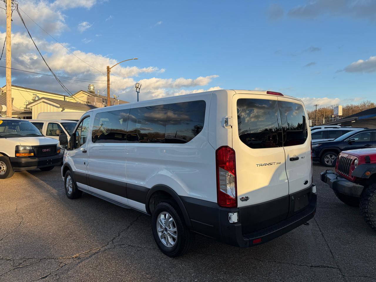 Used 2021 Ford Transit 350 XLT RWD image 4