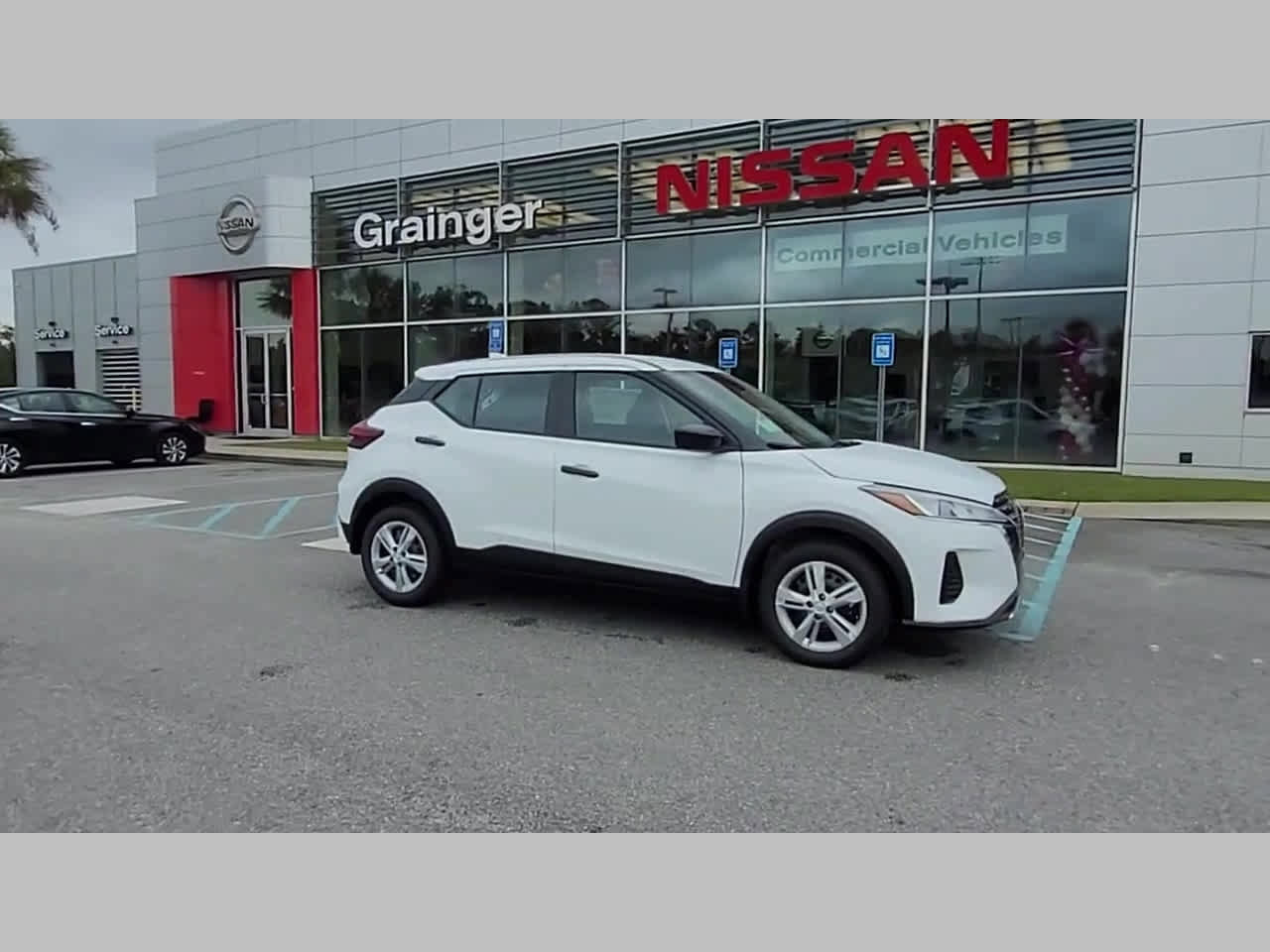 New 2025 Nissan Kicks Play S image 34