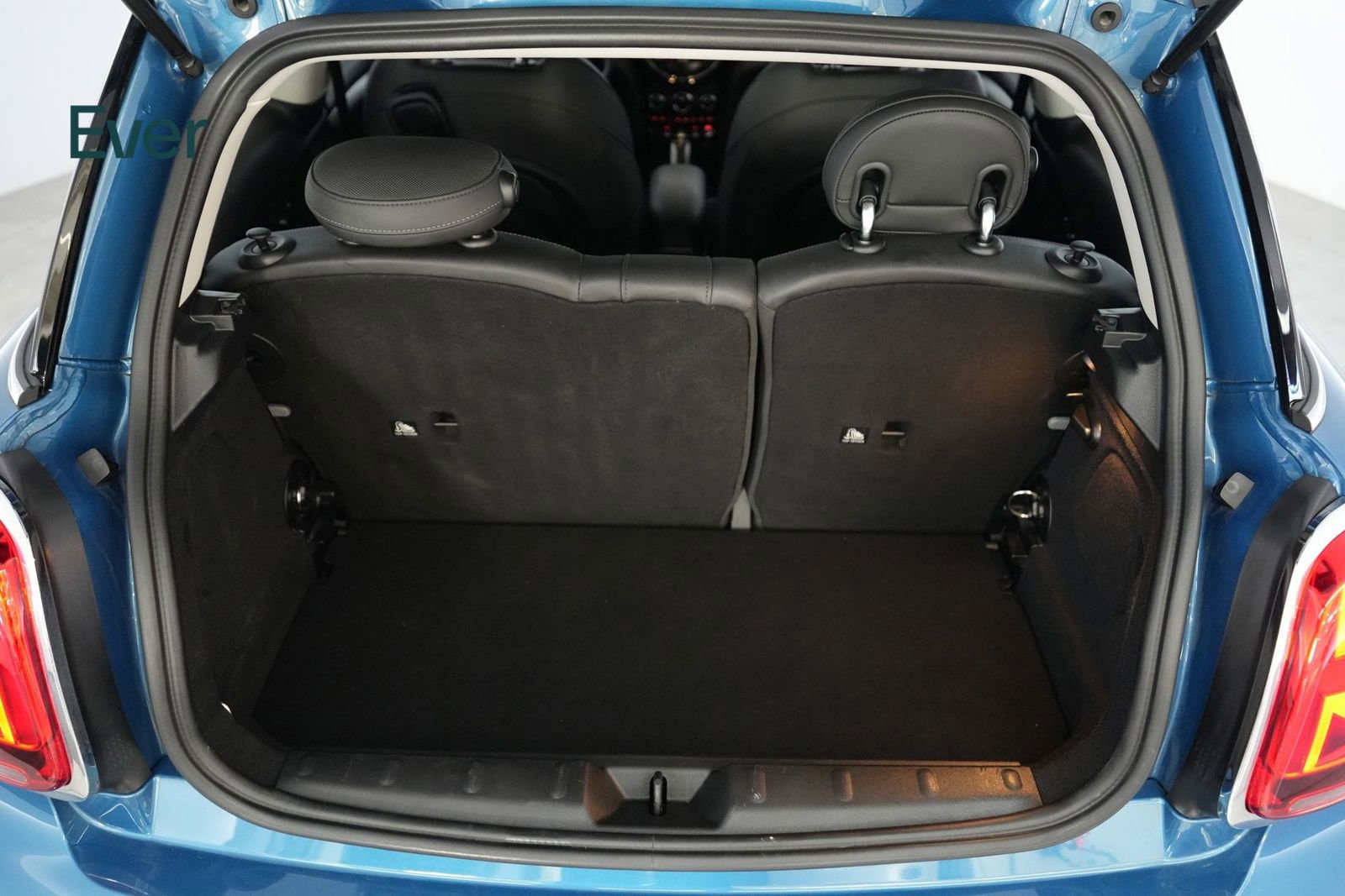 Used 2024 MINI Cooper SE image 8