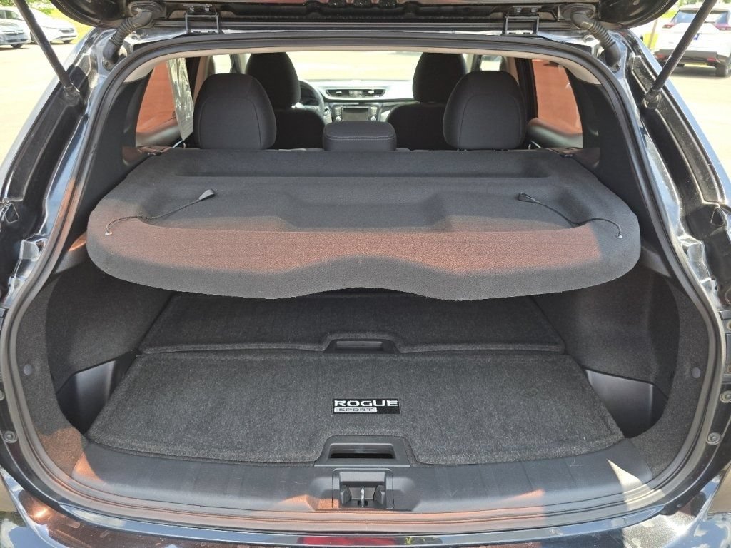 Used 2019 Nissan Rogue Sport SV AWD/4WD image 23