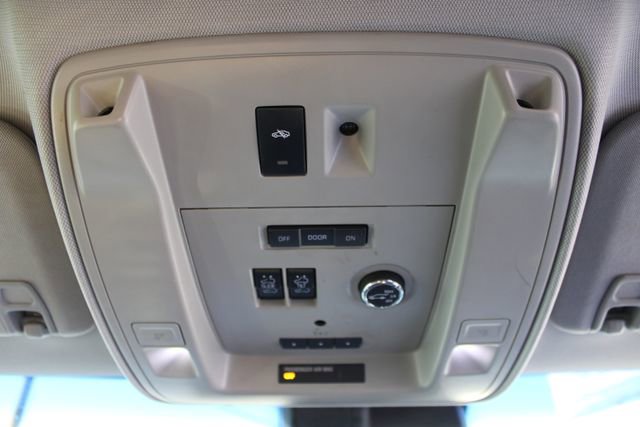 Used 2016 Cadillac Escalade Luxury RWD image 39