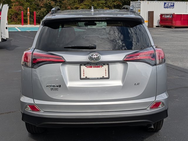 Used 2018 Toyota RAV4 LE FWD image 6